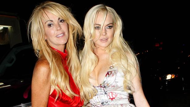 Courtney Love möchte Lohan mit Drogen helfen