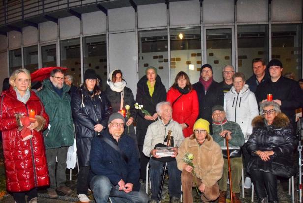 Teilnehmer der Gedenkfeier