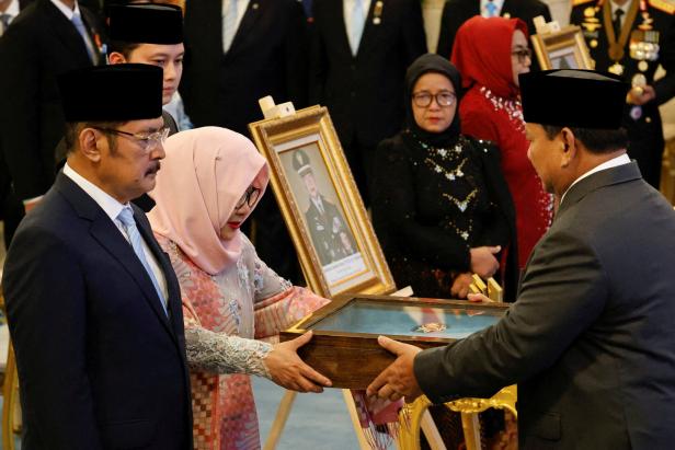 National Hero award ceremony at the State Palace in Jakarta