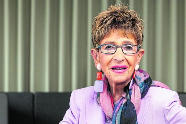 Arbeiten im Alter: Die Regierung sollte bei Flat Tax Wort halten