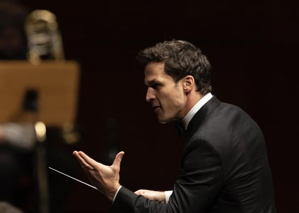 Andreas Ottensamer beim Dirigieren