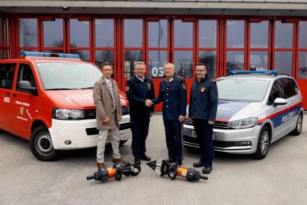 Einbruch mit Feuerwehrgeräten