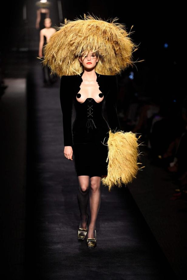 FASHION-FRANCE-SCHIAPARELLI