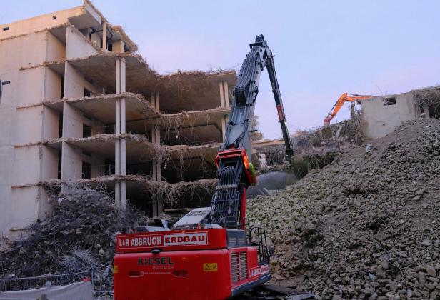 AUSTRIA-RETAIL-STORE-DEMOLITION-BENKO