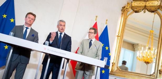 IV-Präsident Knill, Kanzler Nehammer, WKO-Präsident Mahrer 2024