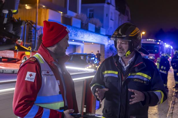 FF-Einsatz nach Brand in Mehrparteienhaus in Krems.