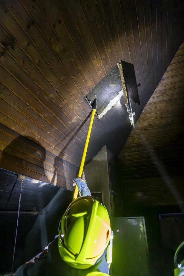 FF-Einsatz nach Brand in Mehrparteienhaus in Krems.