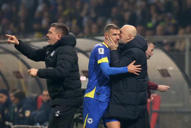 FIFA World Cup - UEFA Qualifiers - Group H - Bosnia and Herzegovina v Romania