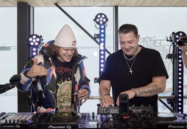 Pinheiro Braathen als Diskjockey beim Electric Mountain Festival in Sölden