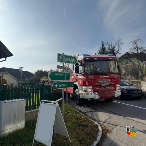 Feuerwehr im Ortszentrum von Neuhofen/Ybbs
