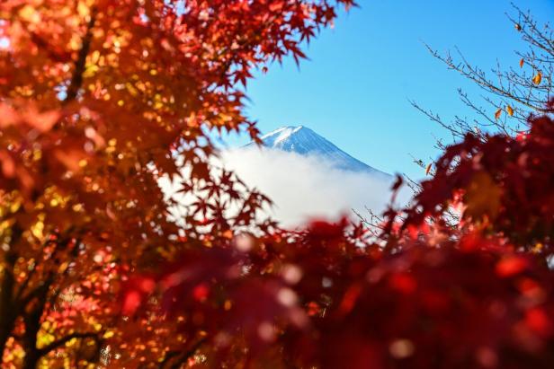TOPSHOT-JAPAN-WEATHER-AUTUMN-FUJI