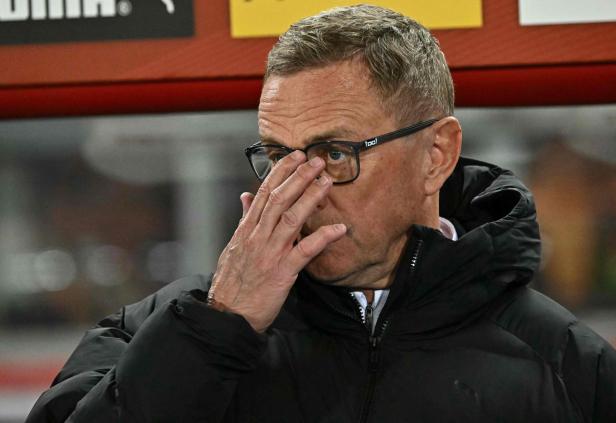 WM-Party geht im Bus weiter: Jubelnder Alaba übernimmt das Steuer