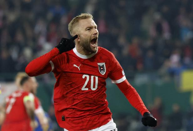 WM-Party geht im Bus weiter: Jubelnder Alaba übernimmt das Steuer