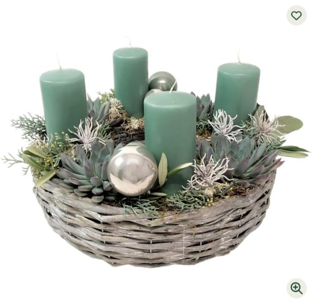 Adventkranz im Weidenkorb