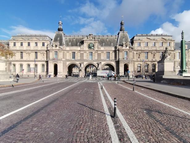 Die Brücke Pont du Carrousel