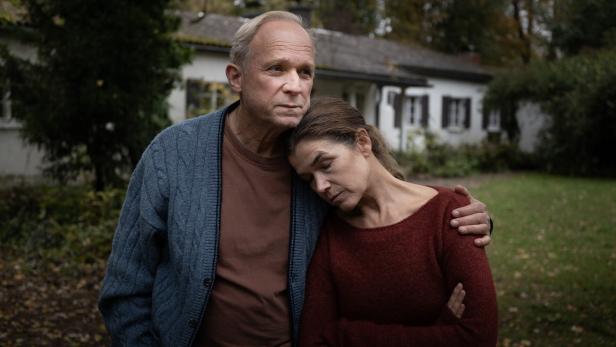 Ulrich Tukur und Anke Engelke.