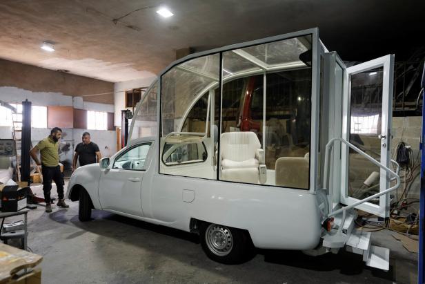 Pope Francis's popemobile set to become health clinic for Gaza children