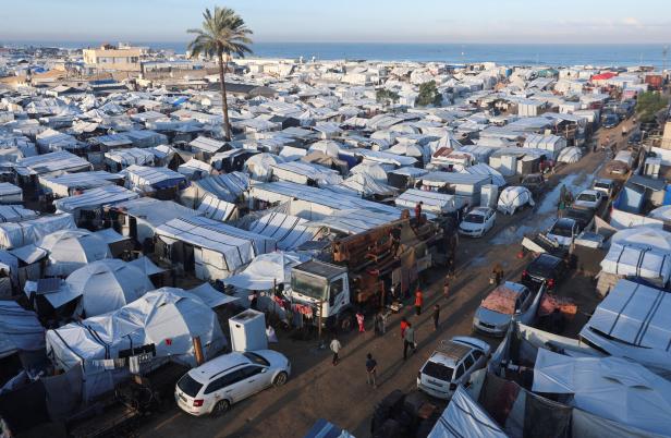 Eine Zeltstadt in Chan Yunis im Süden des Gazastreifens.