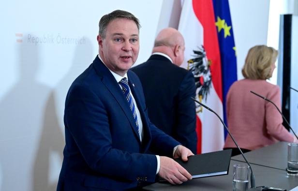 ARBEITSKLAUSUR DER BUNDESREGIERUNG: BABLER / STOCKER / MEINL-REISINGER