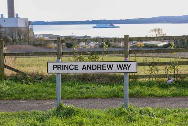 BRITAIN-NIRELAND-POLITICS-ROYALS