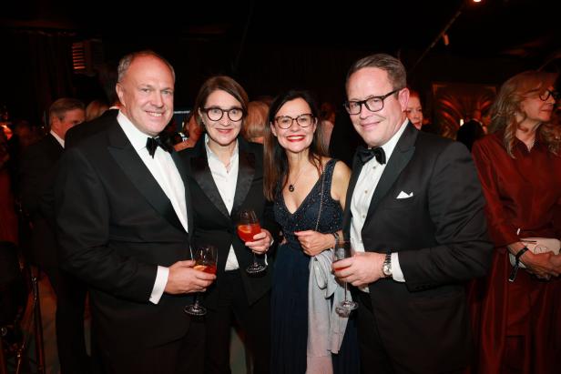 Nutzungsrechte und Wiederverwendung abgegolten!!!