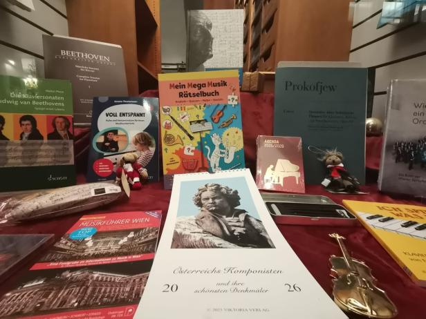Blick in die Auslage des Musikhauses Doblinger.