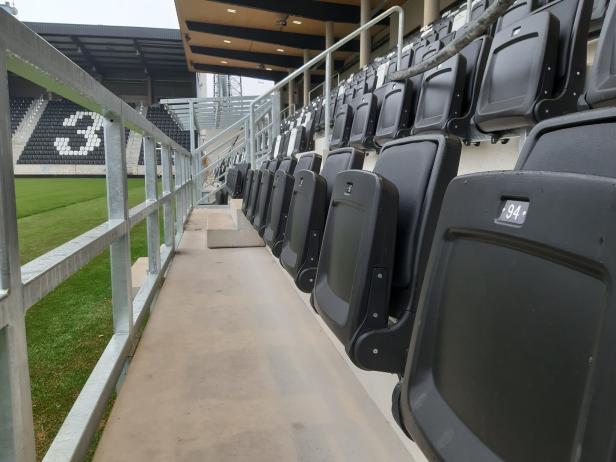 Sport-Club-Platz: Haupttribüne