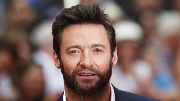 Porträt von Hugh Jackman mit Bart.