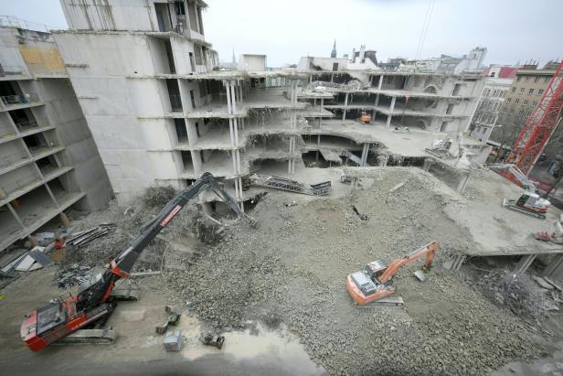 ++ THEMENBILD ++ ABRISS DES ROHBAUS DES EINSTIGEN SIGNA-KAUFHAUSPROJEKTS "LAMARR"