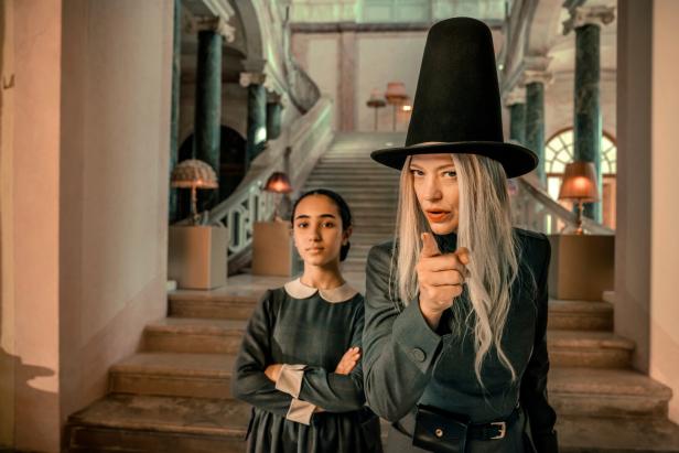 Heike Makatsch als graue Hexe.