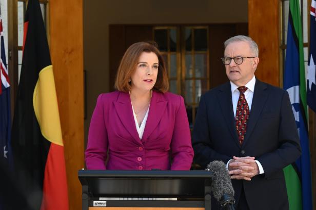 Australian Prime Minister, Communications Minister hold press conference in Canberra