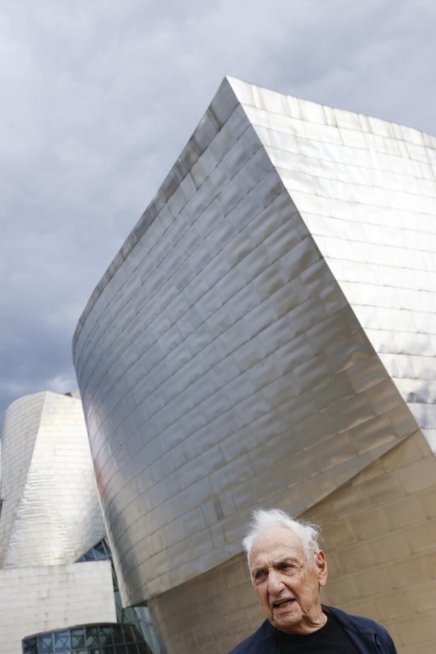 Star architect Frank Gehry dies at 96