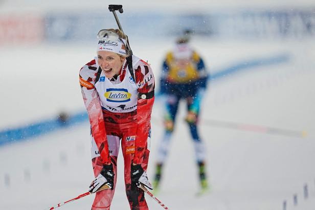 Biathletin Lisa-Theresa Hauser hat nun in allen vier Disziplinen einen Sieg eingefahren
