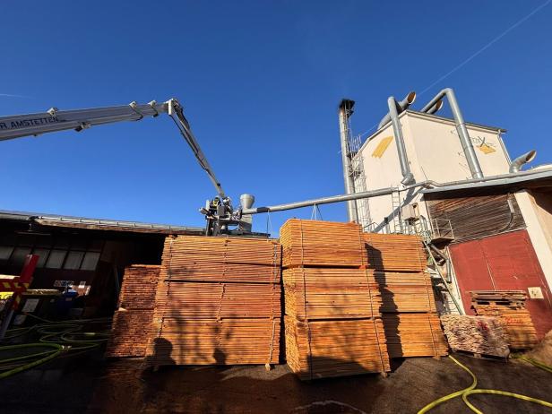 Brand in Holzbetrieb.