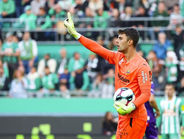 Niki Hedl im Rapid-Tor