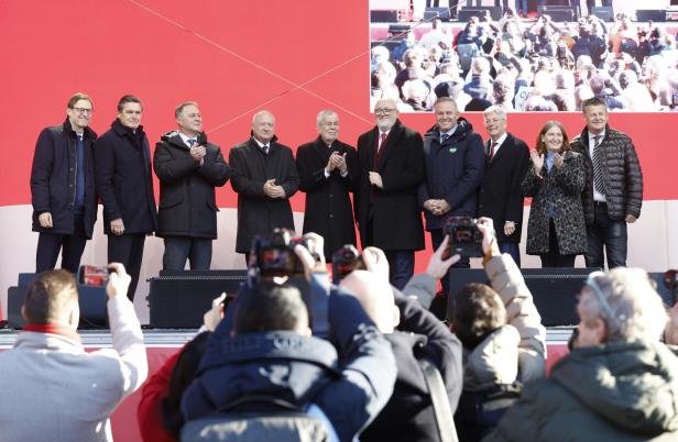 "Staub im Tunnel": Schrecksekunde überschattet Koralmbahn-Eröffnung