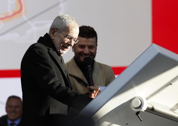 "Staub im Tunnel": Schrecksekunde überschattet Koralmbahn-Eröffnung