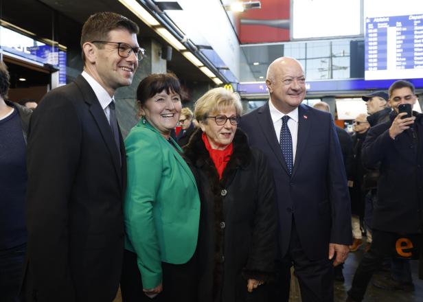 "Staub im Tunnel": Schrecksekunde überschattet Koralmbahn-Eröffnung