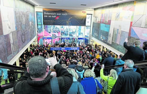 "Staub im Tunnel": Schrecksekunde überschattet Koralmbahn-Eröffnung