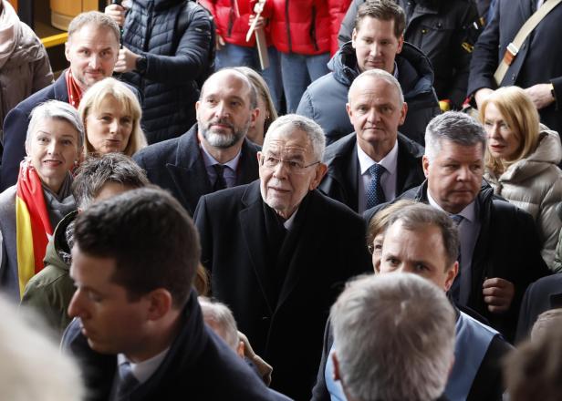 "Staub im Tunnel": Schrecksekunde überschattet Koralmbahn-Eröffnung