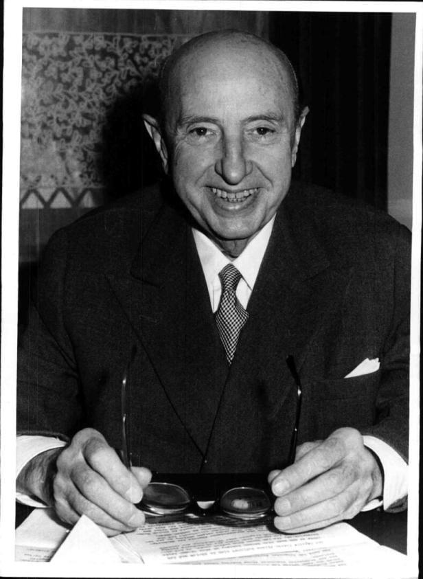 Portr?§tfoto des Filmregisseurs Ernst Marischka ...