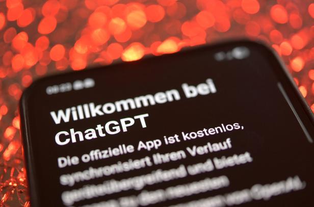 ++ THEMENBILD ++ KÜNSTLICHE INTELLIGENZ - KI /ARTIFICIAL INTELLIGENCE - AI /CHATBOTS/TECHNOLOGIE/KOMMUNIKATION/INNOVATIONEN: "CHATGPT"