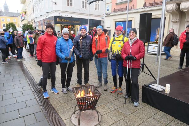 Start des Adventlaufes am Wiener Neustädter Hauptplatz