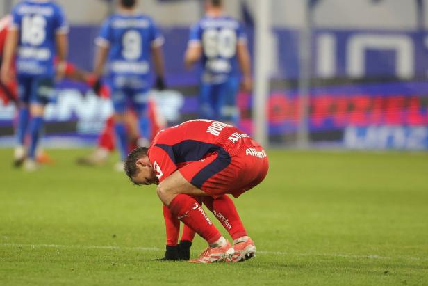 FUSSBALL: ADMIRAL BUNDESLIGA/ 17. RUNDE: FC BLAU WEISS LINZ - SK RAPID WIEN