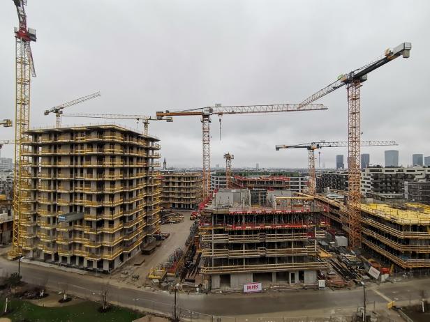 Baustelle im Village im Dritten. 