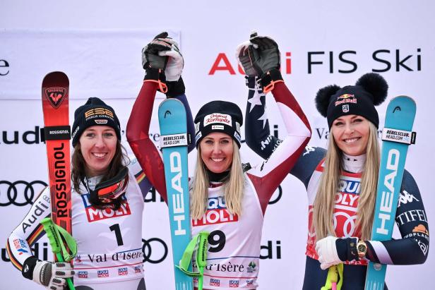 SKI-ALPINE-WORLD-FRA-WOMEN-DOWNHILL-PODIUM