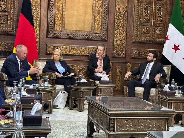 ++ HANDOUT ++ INNENMINISTER KARNER MIT DEUTSCHER AMTSKOLLEGIN FAESER IN SYRIEN: KARNER / FAESER / KHATTAB