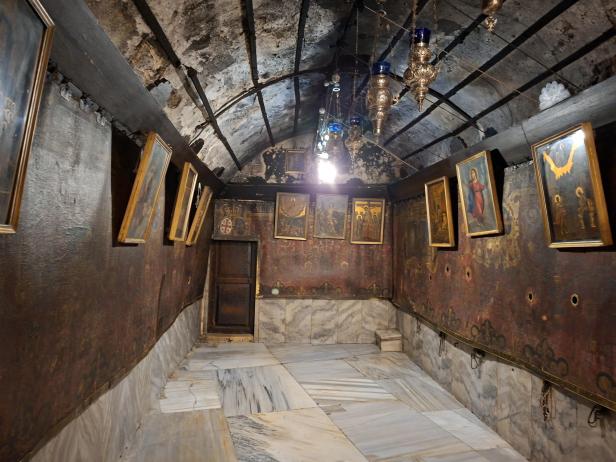 Die Geburtsgrotte Jesu unter der Geburtskirche ist völlig leer