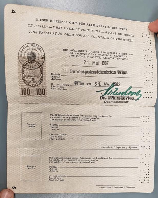 Foto des Passes von Epstein aus den Akten des US-Justizministeriums.