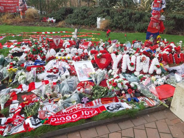 Fans gedenken Diogo Jota